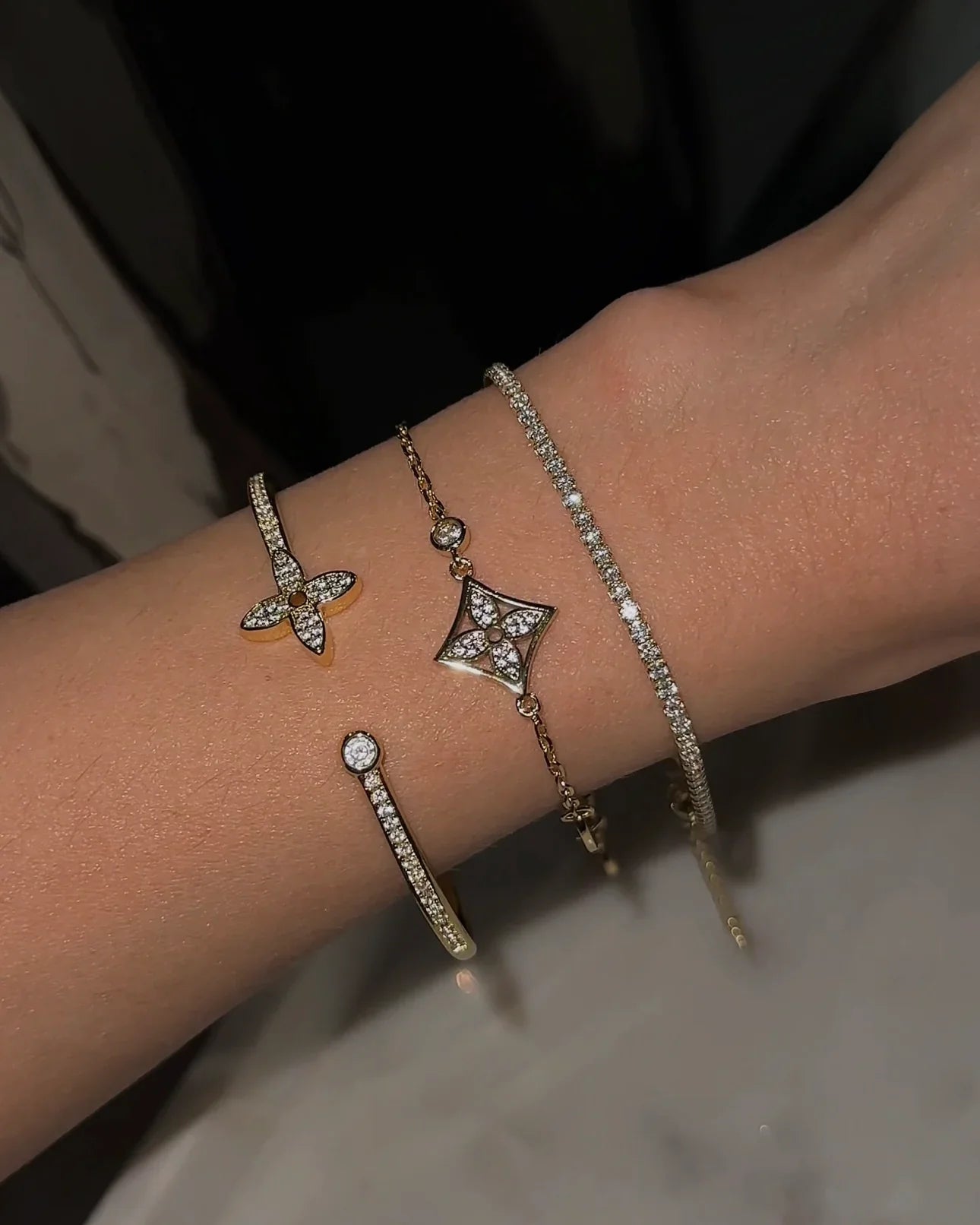 Lilly Star Cuff Gold