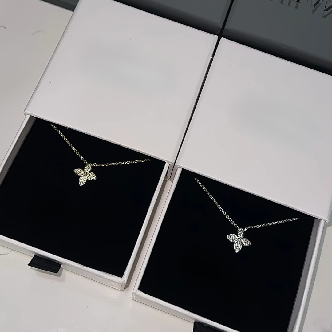 Lilly Star Necklace Sliver
